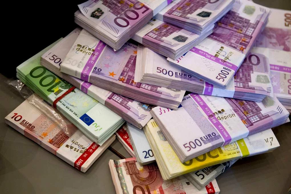 Ληστεία-μαμούθ στη Βουλιαγμένη -Εκλεψαν 115.000 ευρώ από 76χρονη